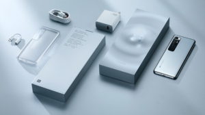 xiaomi_mi_10_ultra_chto_v_korobke_s_luchshim_kamerofonom_brenda_picture2_0-300x168.jpg