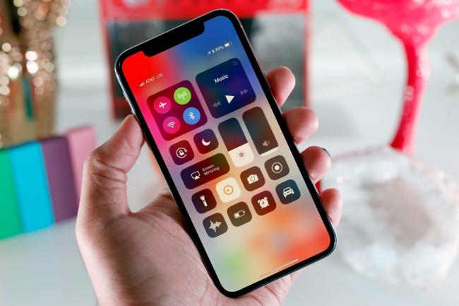 Apple-iPhone-X-2.jpg