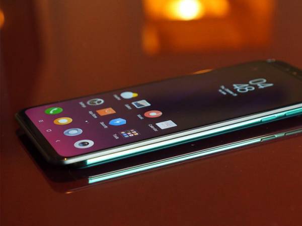 146129-phones-review-hands-on-xiaomi-mi-mix-3-review-slider-image6-ohubjpfwjm.jpg