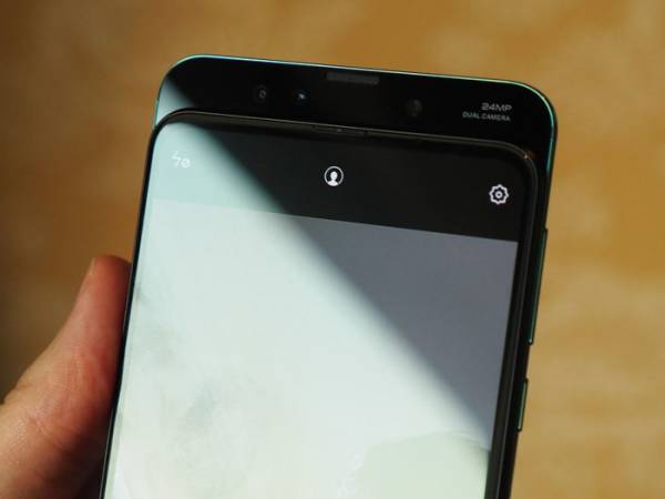 146129-phones-review-hands-on-xiaomi-mi-mix-3-review-slider-image2-pywne0cxdq.jpg